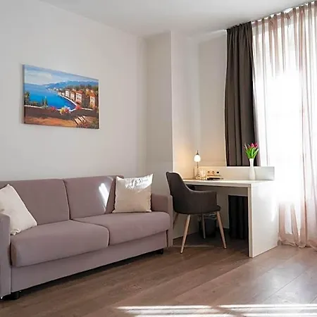 La Fleur Hotel